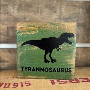 Tyrannosaurus Decor